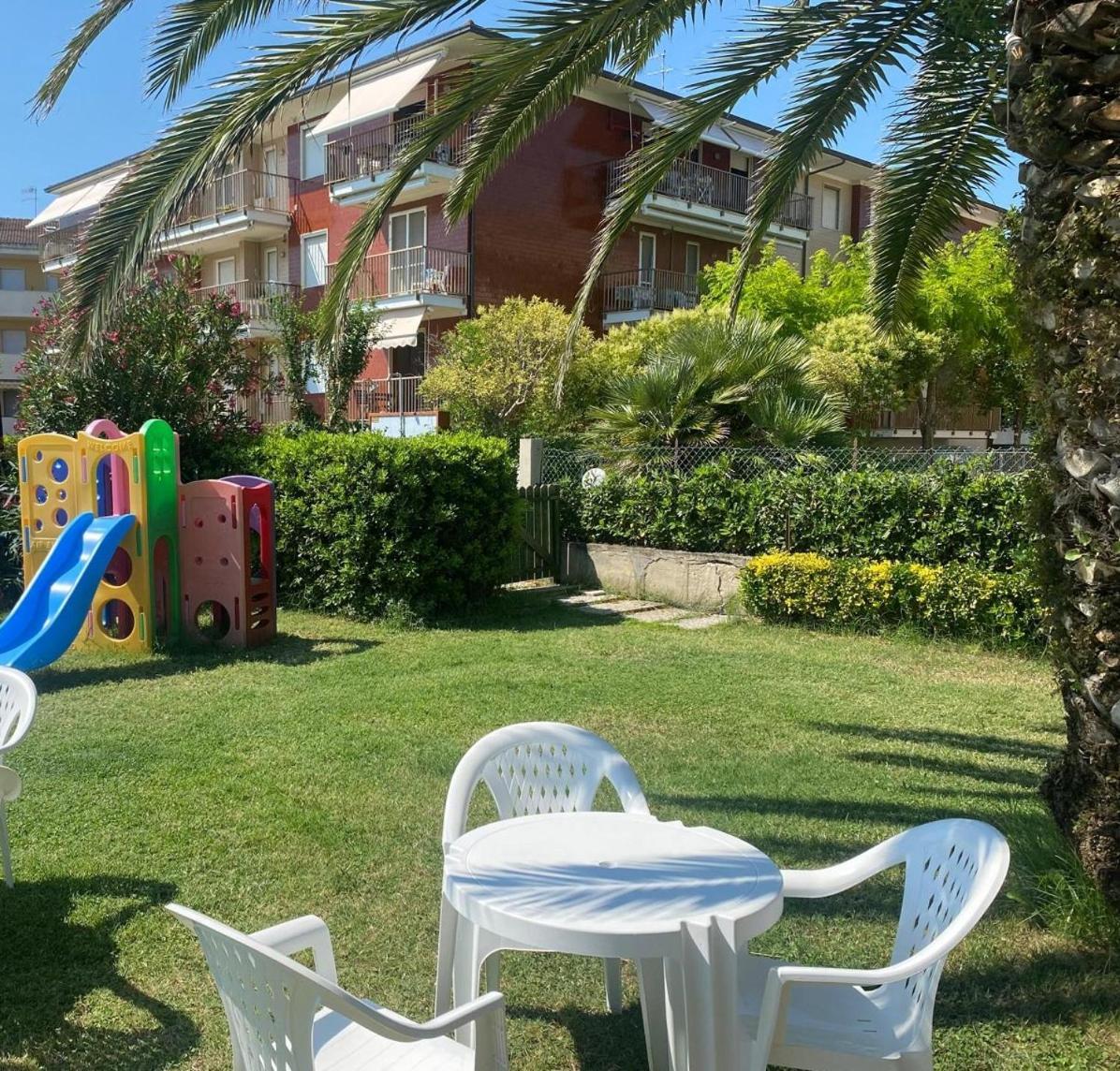 Hotel Ambasciatori Pineto Bilik gambar