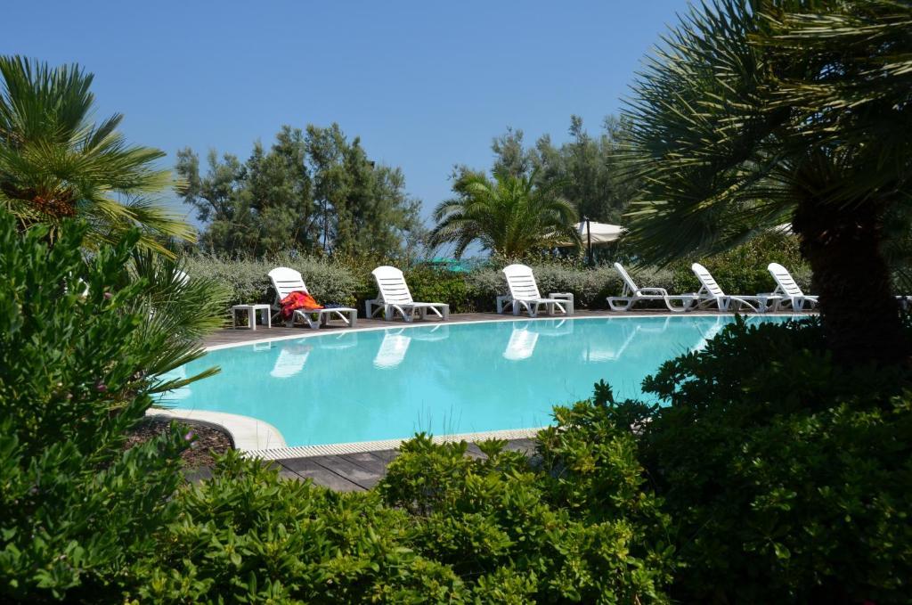 Hotel Ambasciatori Pineto Luaran gambar